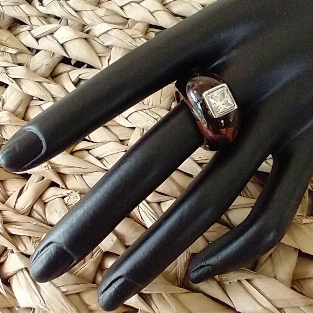 Ring Square CZ Set in Brown acrylic - Picture 5 of 14